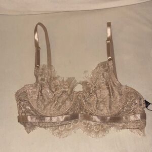 JLUXLABEL Lace Underwire Bra in Beige